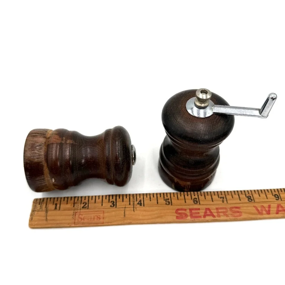 Salt Shaker Pepper Grinder Set 4in Dark Brown Wood Vintage Leeds‎ Engineering